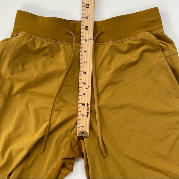 Lululemon Men's T.H.E. Short 9" Linerless Shorts in Gold Spice Size SMALL - Picture 8 of 9